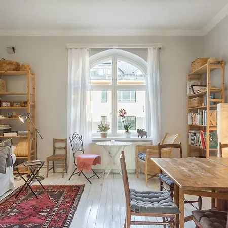 Cosy Quiet Close To The Sea And Parks *